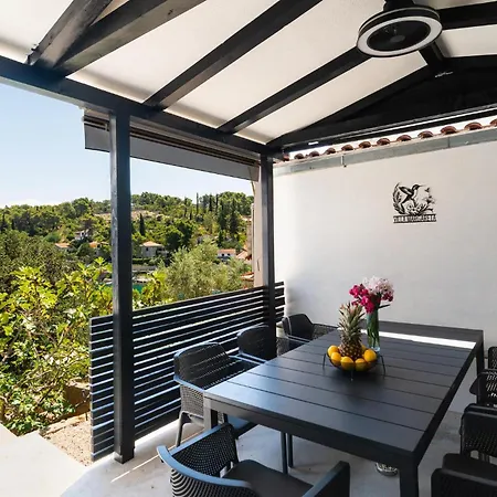 Lovely In With Wifi Ferienhaus