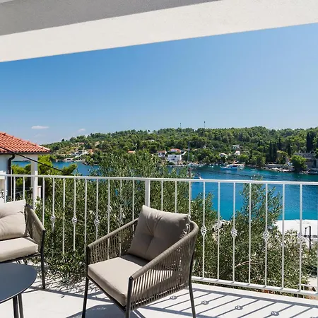 Ferienhaus Lovely In With Wifi Rogač