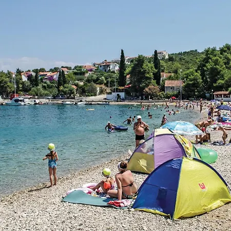 Ferienhaus Lovely In With Wifi Rogač