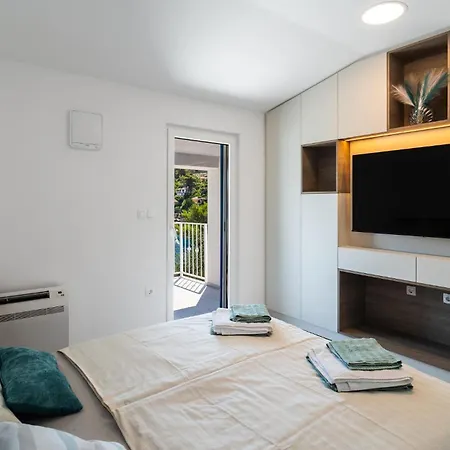 Ferienhaus Lovely In With Wifi Rogač