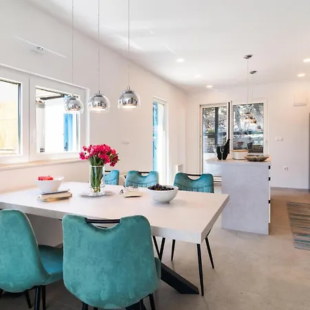 Lovely In With Wifi Ferienhaus *